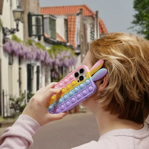 Bunny Pop Fidget Bubble Silikonh&uuml;lle f&uuml;r iPhone 11 - Pink, Gelb, Blau und Lila