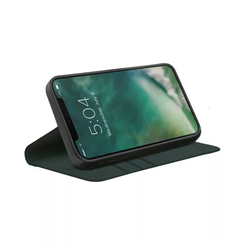 Xqisit Eco Wallet Selection Anti Bac Biologisch abbaubare H&uuml;lle f&uuml;r iPhone 12 Pro Max - Gr&uuml;n