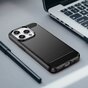 Carbon Armor TPU mit geb&uuml;rsteter Oberfl&auml;che f&uuml;r iPhone 15 Pro - Schwarz