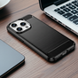 Carbon Armor TPU mit geb&uuml;rsteter Oberfl&auml;che, Kompatibel mit iPhone 12 und 12 Pro - Schwarz